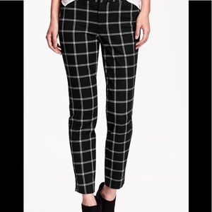 Old Navy Black and White Checkered Pixie Pants